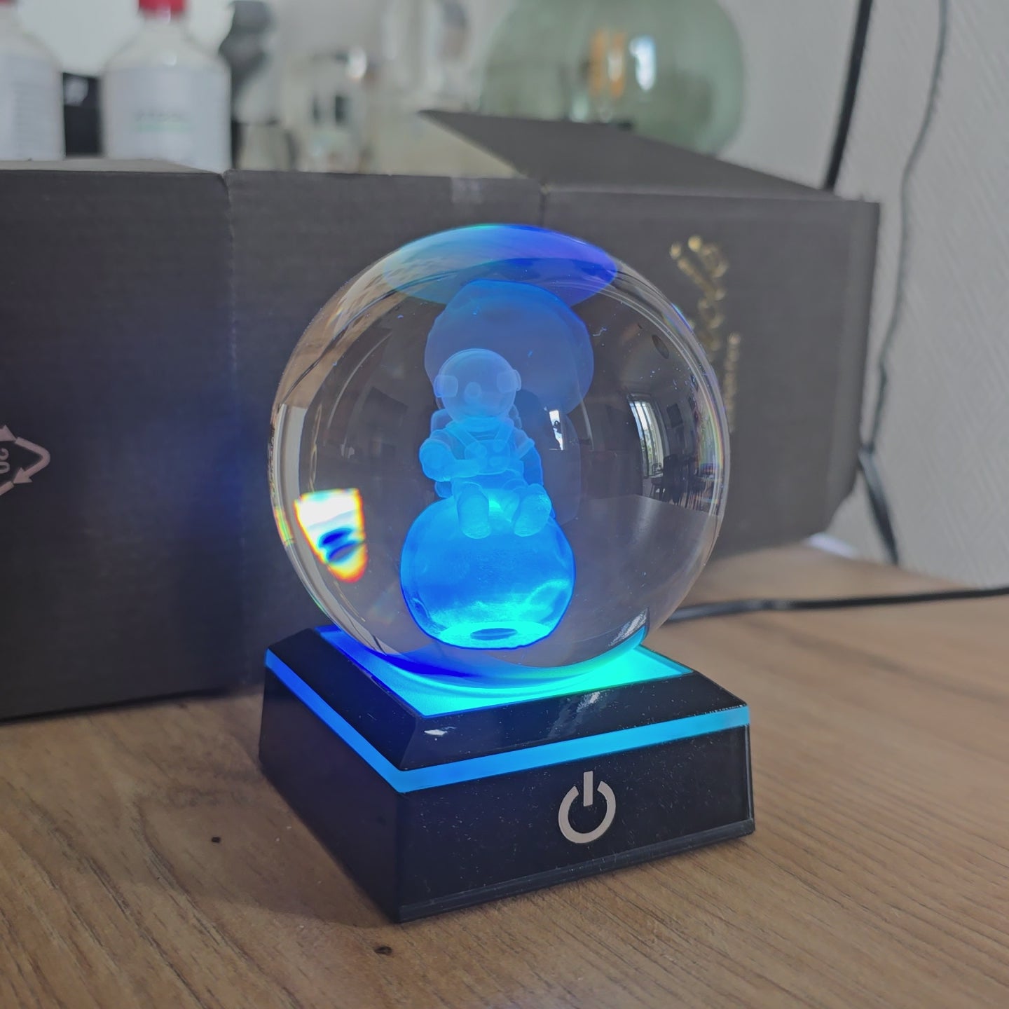 🌌 Sphère de Cristal Lumineuse Astronaute 3D – Socle LED Inclus | Fabriqué à Paris